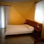 Petros Lägenhetshotell Poros (Kefalonia)