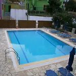 Petros 3*