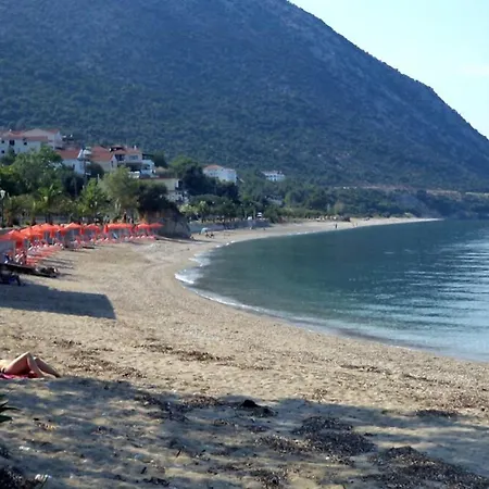 Ξενοδοχείο με διαμερίσματα Petros 3*