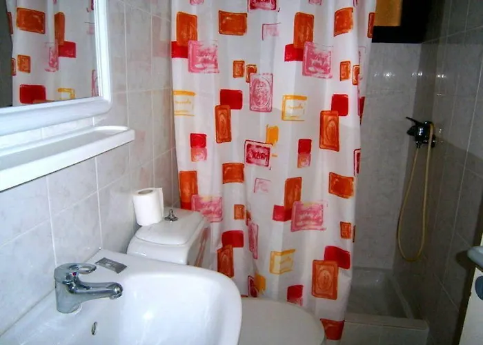 Petros Aparthotel 3*