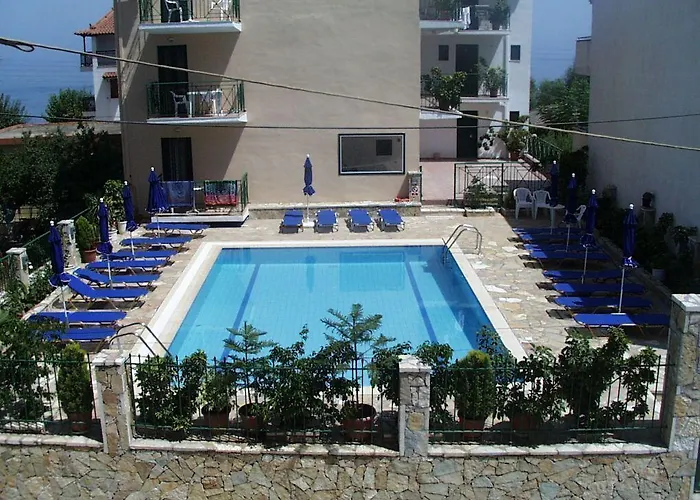 Aparthotel Petros 3*