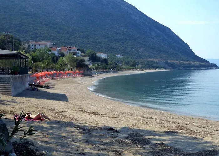 Aparthotel Petros 3*