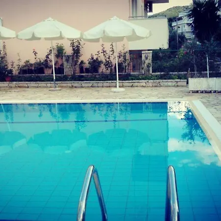 아파트호텔 Petros 3*