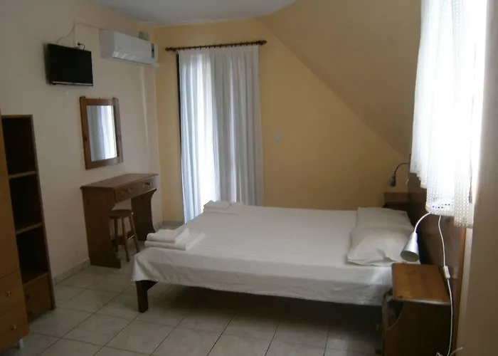 Petros Apartmanhotel 3*