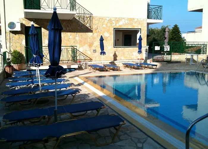 Petros Apartmanhotel 3*