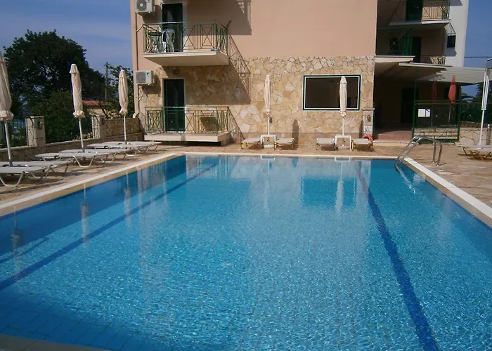 Petros Apartmanhotel 3*
