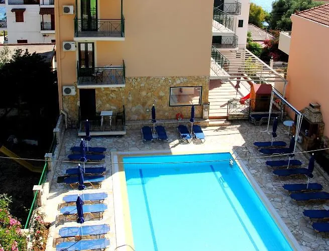 Apartmanhotel Petros 3*