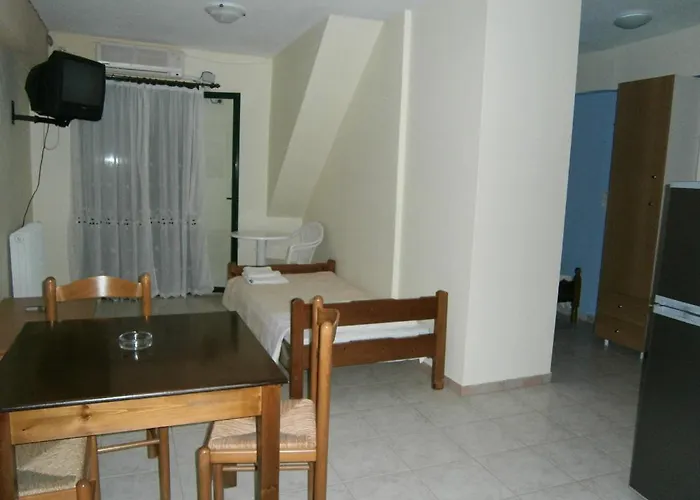 Petros Apartmanhotel 3*