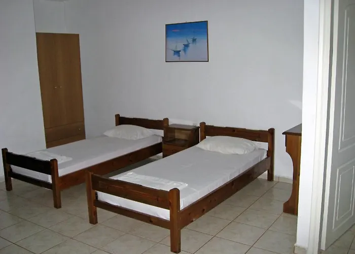 Petros Apartmanhotel 3*