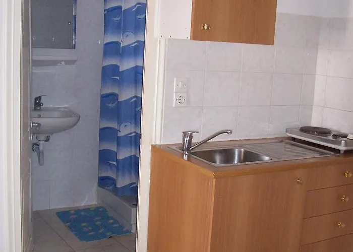 Petros Apartmanhotel 3*
