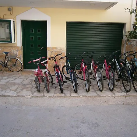 Petros 3* Порос